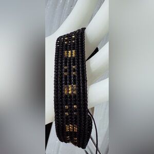 Katula kiss Black and Gold Beaded Bracelet